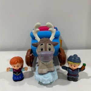 Little People: Disney’s Frozen Sleigh Bundle